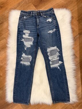 AE Mom Jean - Distressed - Size 4